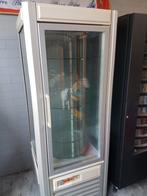 Glazen vitrine gekoeld, Ophalen