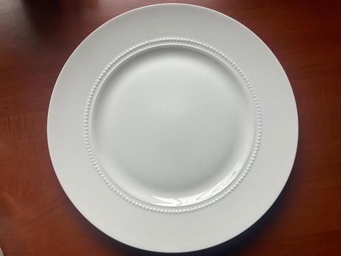Dinerbord wit NEWCASTLE met parelrandje, Huis en Inrichting, Keuken | Servies, Bord(en), Overige stijlen, Porselein, Ophalen of Verzenden