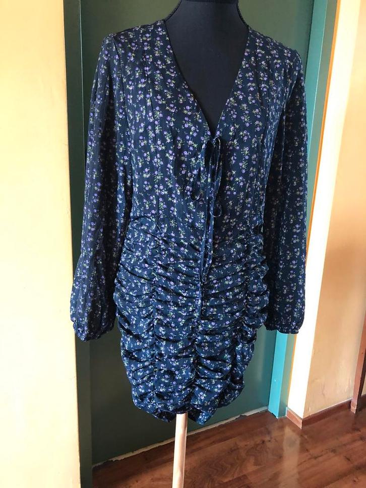 Jurk met gesmokte rok, zwart/blauw?, mt ca M, lengte 90 cm, Kleding | Dames, Jurken, Nieuw, Ophalen of Verzenden