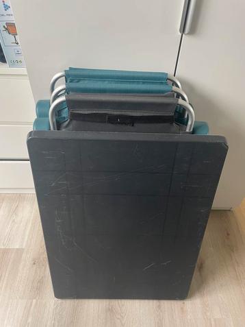 3 Campingstoelen en tafel beschikbaar voor biedingen