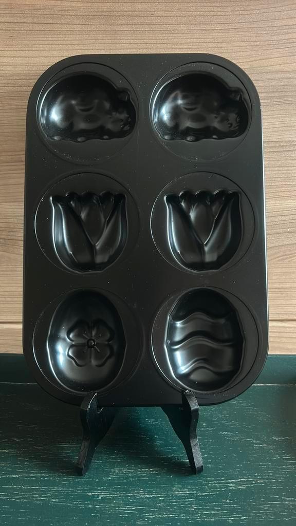 Bakvorm, metaal, met 3 verschillende paas figuren, Diversen, Pasen, Zo goed als nieuw, Ophalen of Verzenden