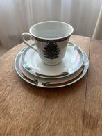 Kerstservies met Kerstboom Motief, Huis en Inrichting, Keuken | Servies, Ophalen, Keramiek, Zo goed als nieuw, Bord(en)