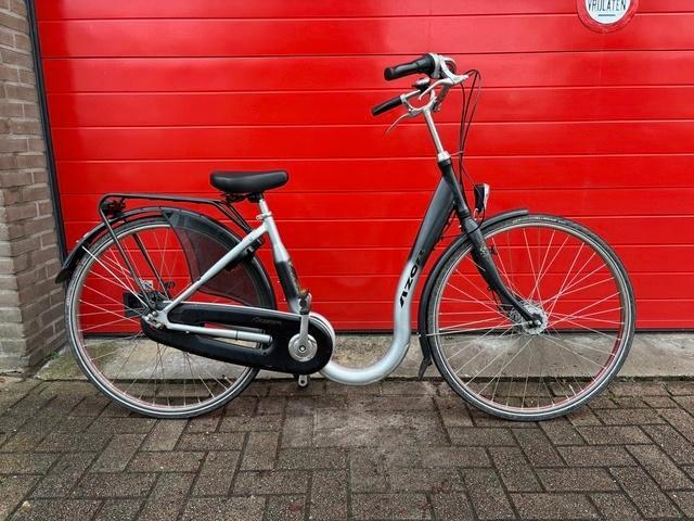 Azor Jersey en naafdynamo, Fietsen en Brommers, Fietsen | Dames | Damesfietsen, Gebruikt, Overige merken, (Extra) lage instap