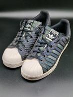 Adidas maat 39 kameleon, Kleding | Dames, Schoenen, Ophalen of Verzenden, Zo goed als nieuw, Sneakers of Gympen