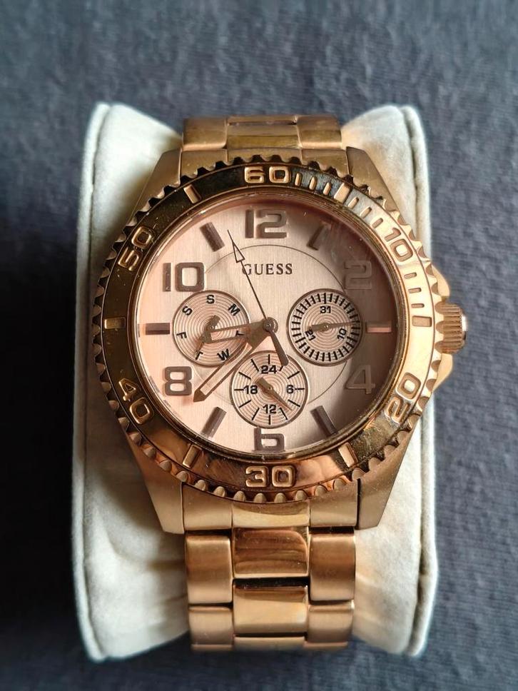 Guess Dameshorloge Roségoud, Sieraden, Tassen en Uiterlijk, Horloges | Dames, Gebruikt, Polshorloge, Guess, Staal, Staal, Ophalen of Verzenden