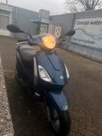 Piaggio Fly 125cc 4t Leader Blok Op Brom!, Fietsen en Brommers, Scooters | Piaggio, Ophalen, Zo goed als nieuw, Benzine