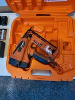 Paslode met 4 accu's en 3 opladers in koffer, Ophalen, Zo goed als nieuw