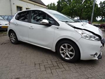 Peugeot 208 1.6 e hdi diesel bj 2014 5d voor demontage beschikbaar voor biedingen