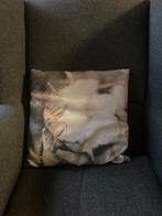 2 Sierkussens zachtroze / grijs getint, Ophalen of Verzenden, Zo goed als nieuw, Grijs, Vierkant