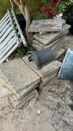 Gratis op te halen ca 50 grinttegels, Tuin en Terras, Tegels en Klinkers, Ophalen of Verzenden, Gebruikt, Beton, Klinkers