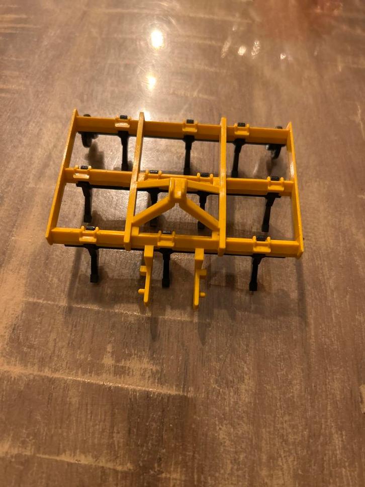 Britains Bomford Superflow Cultivator, Hobby en Vrije tijd, Modelbouw | Auto's en Voertuigen, Zo goed als nieuw, Overige typen