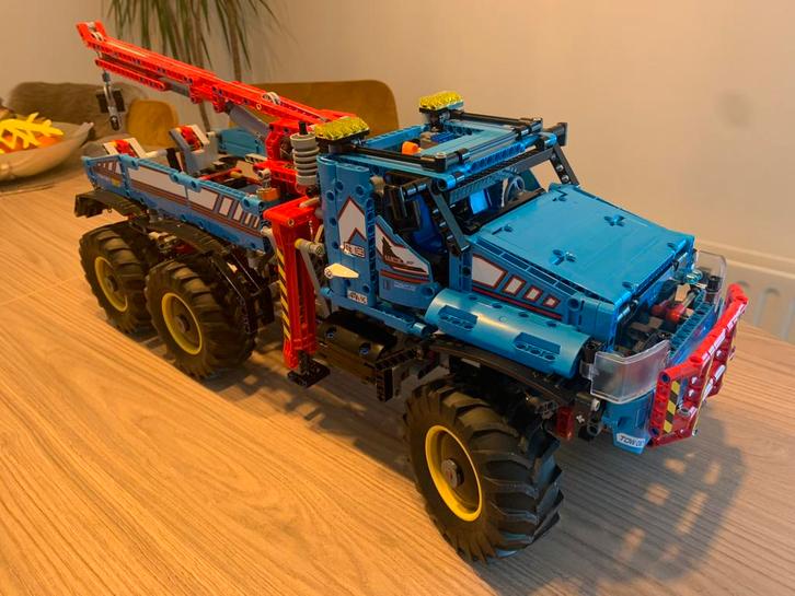 LEGO Technic 6x6 Allterrain-sleepwagen - 42070, Kinderen en Baby's, Speelgoed | Duplo en Lego, Zo goed als nieuw, Ophalen