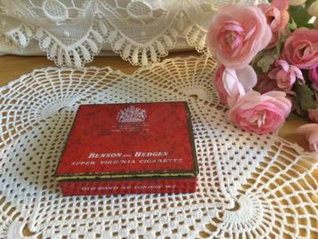Benson and Hedges sigarettenblikje beschikbaar voor biedingen