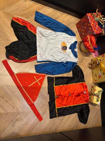 Pietenpak club van Sinterklaas maat 122 jongens set beschikbaar voor biedingen
