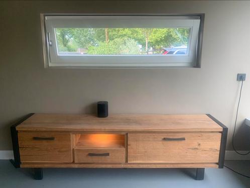 Happy Home Brooklyn lowboard, Huis en Inrichting, Kasten | Dressoirs, Gebruikt, 200 cm of meer, 25 tot 50 cm, Met lade(s), Met klep(pen)