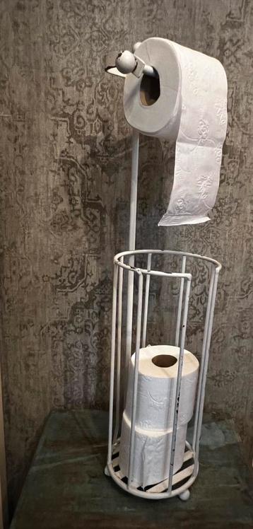 Brocante toiletrolhouder met voorraadruimte beschikbaar voor biedingen