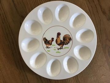 Eierbord. Serveer Schaal voor 10 eieren. beschikbaar voor biedingen