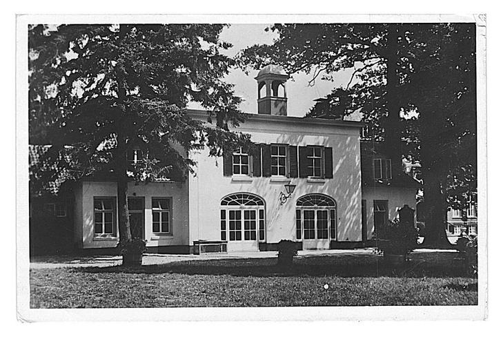 991135 Bennekom Kasteel Hoekelum 1950 Gld Gelopen met, Verzamelen, Ansichtkaarten | Nederland, Gelopen, Gelderland, 1940 tot 1960