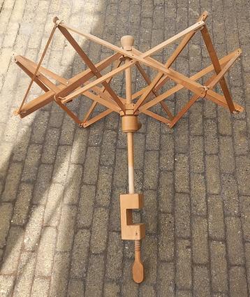 Houten wolmolen wolhaspel wolwinder  paraplu  beschikbaar voor biedingen