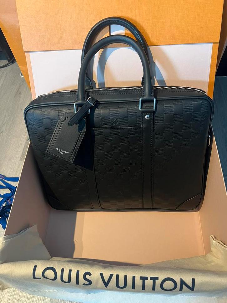 Porte-Documents Voyage PM – NIEUW – Luxe zakelijke/laptoptas, Computers en Software, Laptoptassen, Ophalen of Verzenden