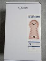 KARLSSON HONEY BUMB KLOK NIEUW IN DOOS!, Huis en Inrichting, Woonaccessoires | Klokken, Ophalen of Verzenden, Nieuw, Wandklok