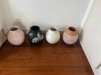4 decoratieve vazen  - Design Hella Jongerius, Ophalen, Wit, Aardewerk of Porselein, Zo goed als nieuw