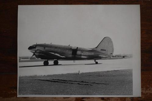 Curtiss C-46 Commando reg.N9891Z fabrieksfoto >  Lufthansa, Verzamelen, Luchtvaart en Vliegtuigspotten, Zo goed als nieuw, Kaart, Foto of Prent
