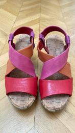 Plateau sandalen in vrolijke kleuren, maat 39 (valt klein), Gedragen, Rood, Sandalen of Muiltjes, Ophalen of Verzenden
