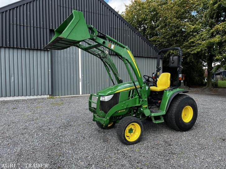 John Deere 3045r met voorlader 4wd gazonbanden, Zakelijke goederen, Agrarisch | Tractoren, tot 2500, John Deere, tot 80 Pk, Gebruikt
