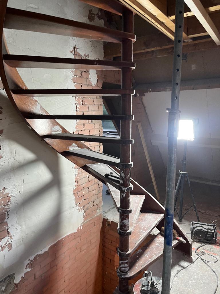 Houten binnen trap, 260 hoogte bij 120 breedte, Ophalen, Gebruikt, Minder dan 25 mm, 250 tot 300 cm