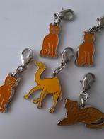 5 stuks bedels hangers metaal poes kat zilver oranje geel, Overige merken, Overige materialen, Nieuw, Ophalen of Verzenden