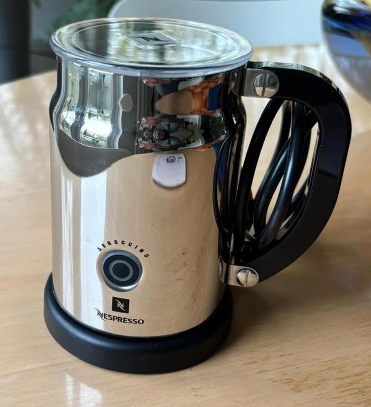 Nespresso Aeroccino melkopschuimer, Witgoed en Apparatuur, Melkopschuimers, Zo goed als nieuw, Elektrische melkopschuimer, Ophalen