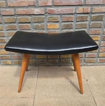 Vintage jaren 50-60 voetenbankje/ krukje.  beschikbaar voor biedingen