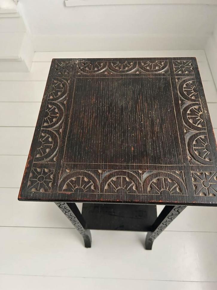 Brocant Tafeltje met Houten Details, Huis en Inrichting, Tafels | Bijzettafels, Gebruikt, Vierkant, 45 tot 60 cm, Minder dan 55 cm