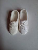 Vintage Barbie Ken schoenen wit, Ophalen of Verzenden, Gebruikt, Kleertjes