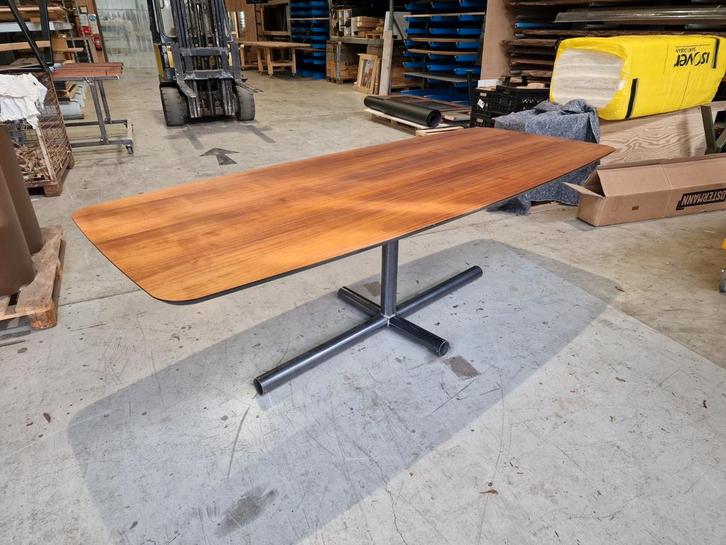 Notenhouten Eettafel 240x100cm - Showroom Opruiming!, Huis en Inrichting, Tafels | Eettafels, 50 tot 100 cm, 200 cm of meer, Rechthoekig