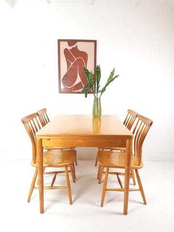 Vintage eettafel en stoelen Zweeds Akerblom en Eklöf berken beschikbaar voor biedingen