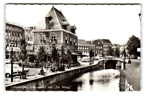 Leeuwarden, Nieuwestad met "De Waag", Verzamelen, Ansichtkaarten | Nederland, Ongelopen, Friesland, 1960 tot 1980, Verzenden