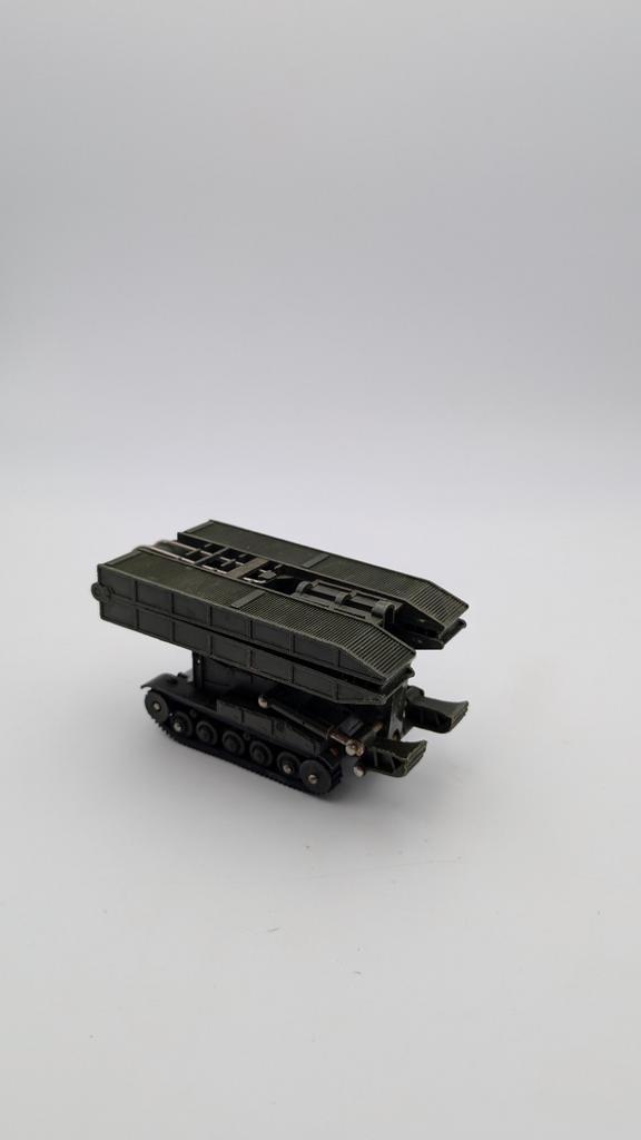 Char AMX Meccano Dinky Toys "Bridge Layer", Hobby en Vrije tijd, Modelbouw | Auto's en Voertuigen, Gebruikt, Tank, 1:50 of kleiner