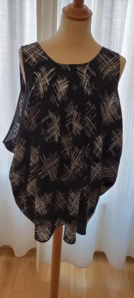 Mooie aparte top van Liu-Jo. Zwart met wit, Kleding | Dames, Tops, Zo goed als nieuw, Maat 38/40 (M), Zwart, Zonder mouw, Ophalen of Verzenden