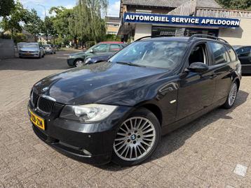 BMW 3-serie Touring 318i Business Line *STOELVERW.*CLIMA*PAN beschikbaar voor biedingen