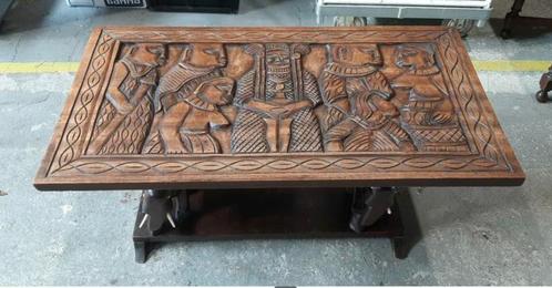 Nigeriaans handgesneden houtsnijwerk salontafel, Antiek en Kunst, Kunst | Beelden en Houtsnijwerken, Ophalen