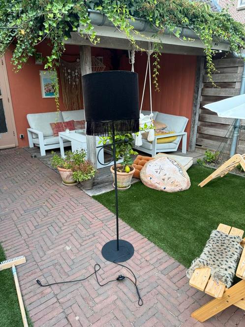 Elegante staande lamp met franjes, Huis en Inrichting, Lampen | Vloerlampen, Gebruikt, 100 tot 150 cm, Metaal, Ophalen