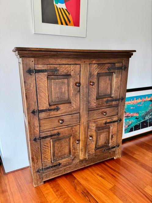 Massief houten antieke kast – rustiek en stoer, Antiek en Kunst, Antiek | Meubels | Kasten, Ophalen