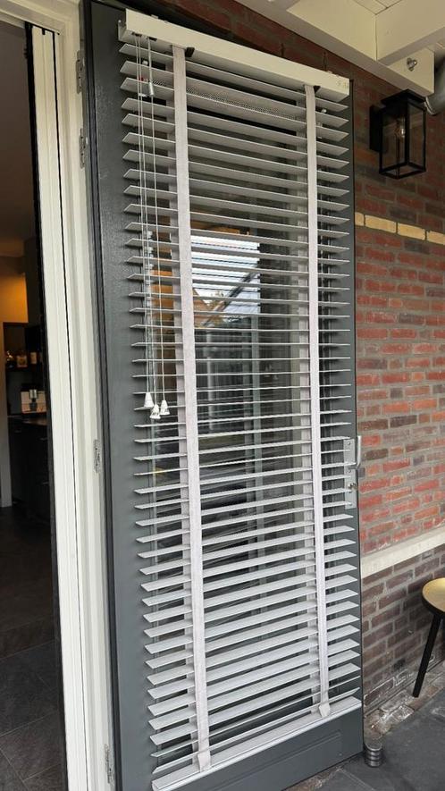 Houten Jaloezieën met Stoffen Ladderband, Huis en Inrichting, Stoffering | Gordijnen en Lamellen, Gebruikt, 150 tot 200 cm, 50 tot 100 cm