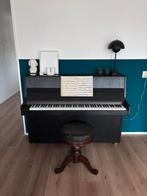 Piano met kruk aangeboden GRATIS, Ophalen, Gebruikt, Zwart