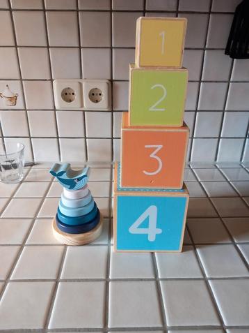 Blokkentoren met stapelschijven beschikbaar voor biedingen