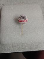 Speldje van bromfietsmerk "" CYRUS ""., Ophalen of Verzenden, Zo goed als nieuw