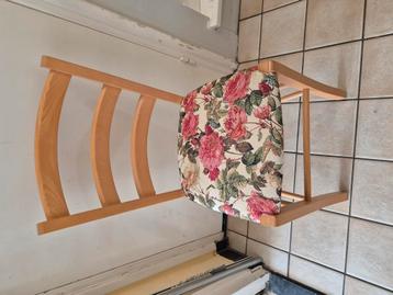 Keukenstoelen 2 stuks beschikbaar voor biedingen