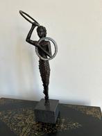 Bronzen beeld: Meisje met ringen, Ophalen of Verzenden